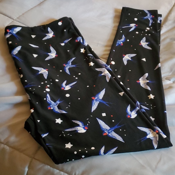 TALL & CURVY LEGGINGS - Picture 3 of 3